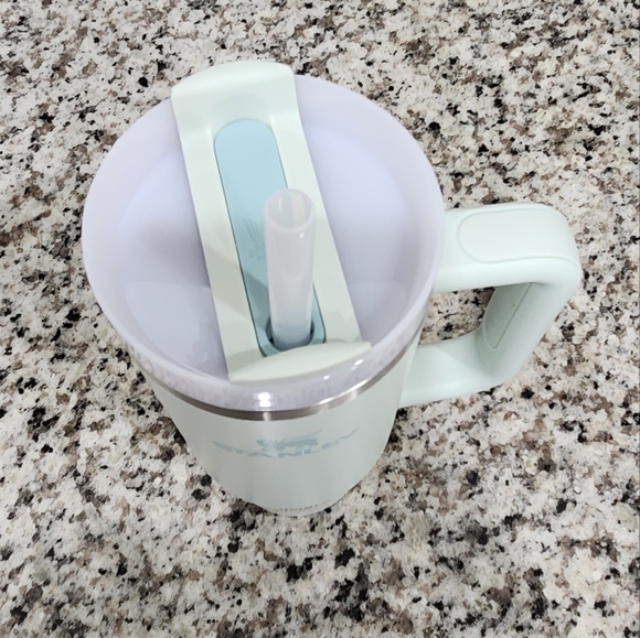 NWT Stanley 30 oz Quencher in Mist - Picture 2 of 7